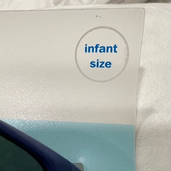 Old Navy Infant Sunglasses - Picture 3 of 3
